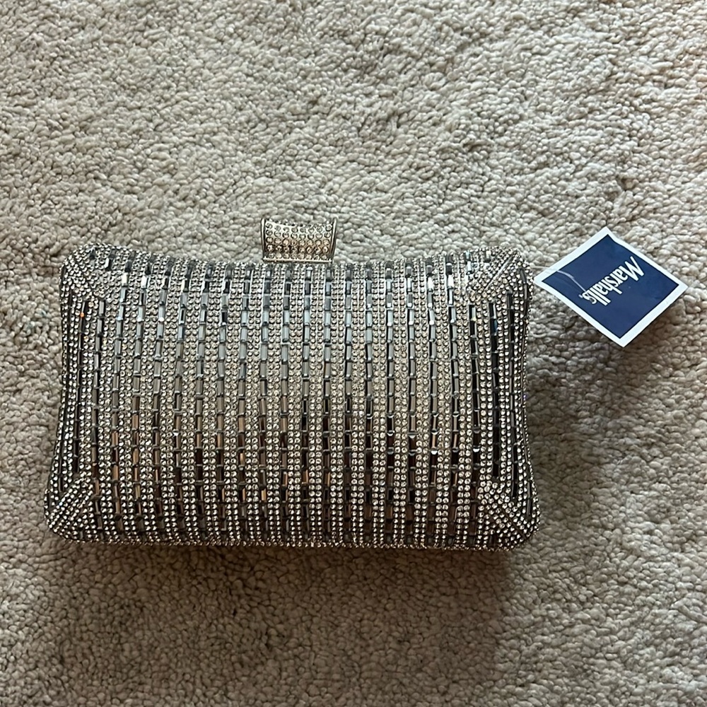 Sparkly Silver clutch purse with attachable chain